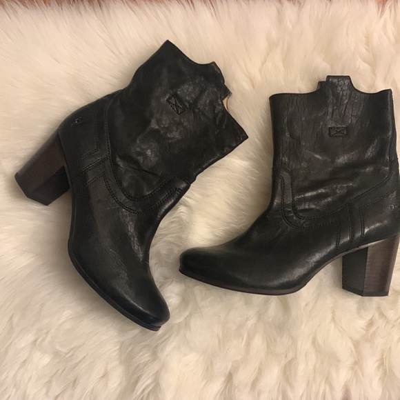 Frye black leather boots size 8 very gently used - Picture 4 of 16